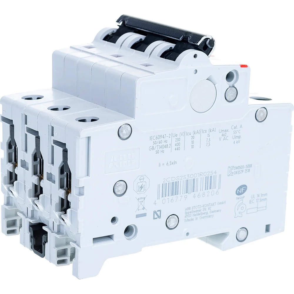Трехполюсный автоматический выключатель ABB 2CDS253001R0254