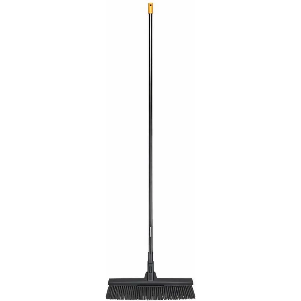 Большая метла Fiskars SolidTM 1025926